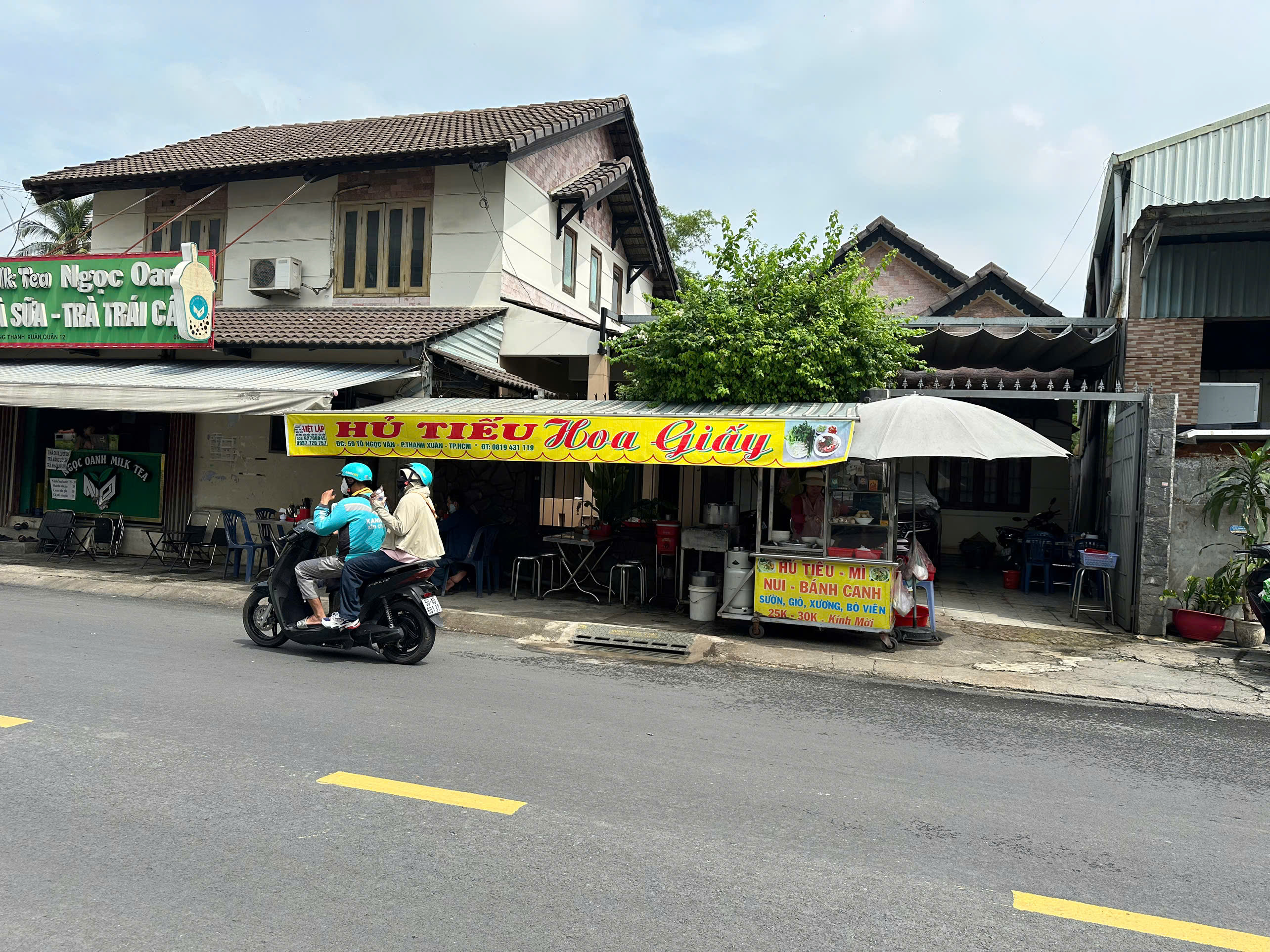 Review Quán Hủ Tiếu Hoa Giấy Quận 12: Quán Vỉa Hè 30K Hơn 5 Năm Tuổi Gây Thương Nhớ Tại Tô Ngọc Vân